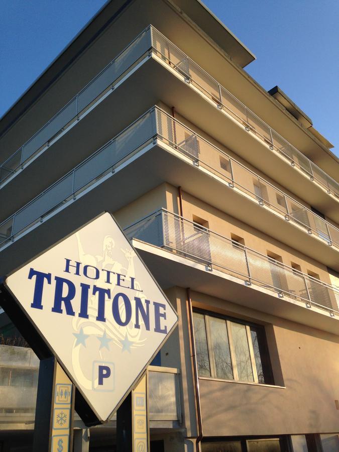 Hotel Tritone ริมินี ภายนอก รูปภาพ