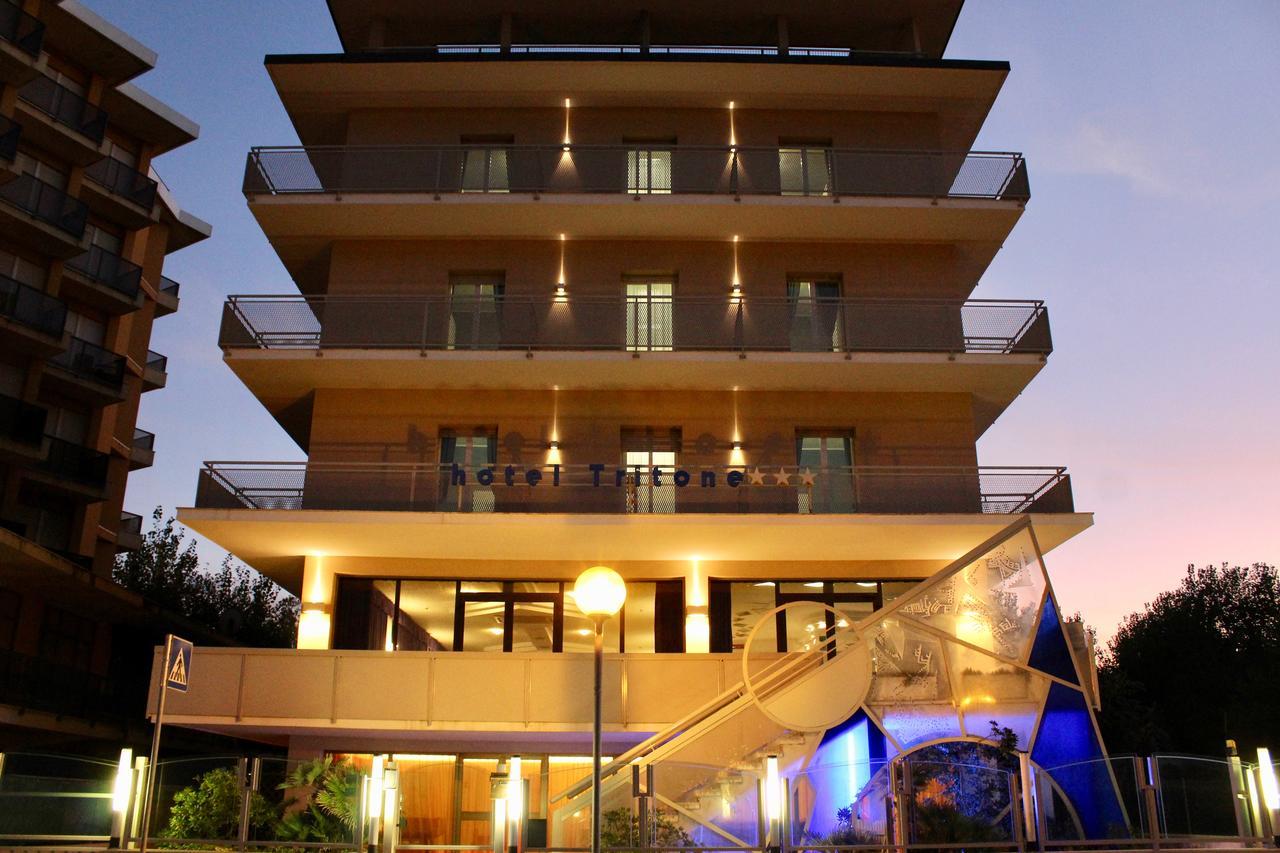Hotel Tritone ริมินี ภายนอก รูปภาพ