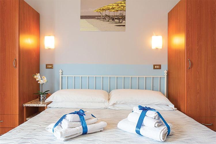 Hotel Tritone ริมินี ภายนอก รูปภาพ
