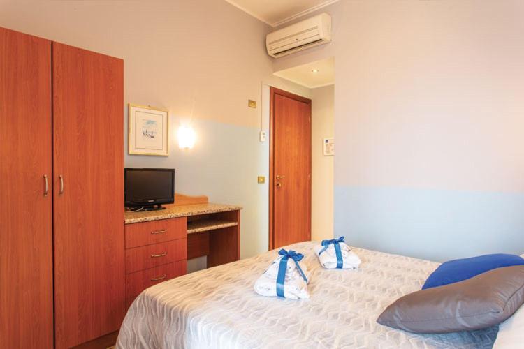 Hotel Tritone ริมินี ภายนอก รูปภาพ